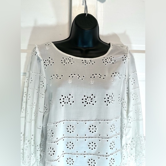 PART TWO ROMANCE BLOUSE - Picture 4 of 13